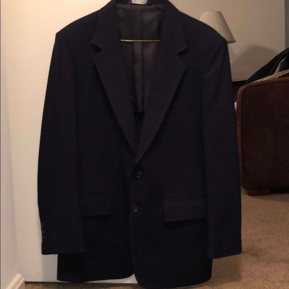 Men’s black suit jacket